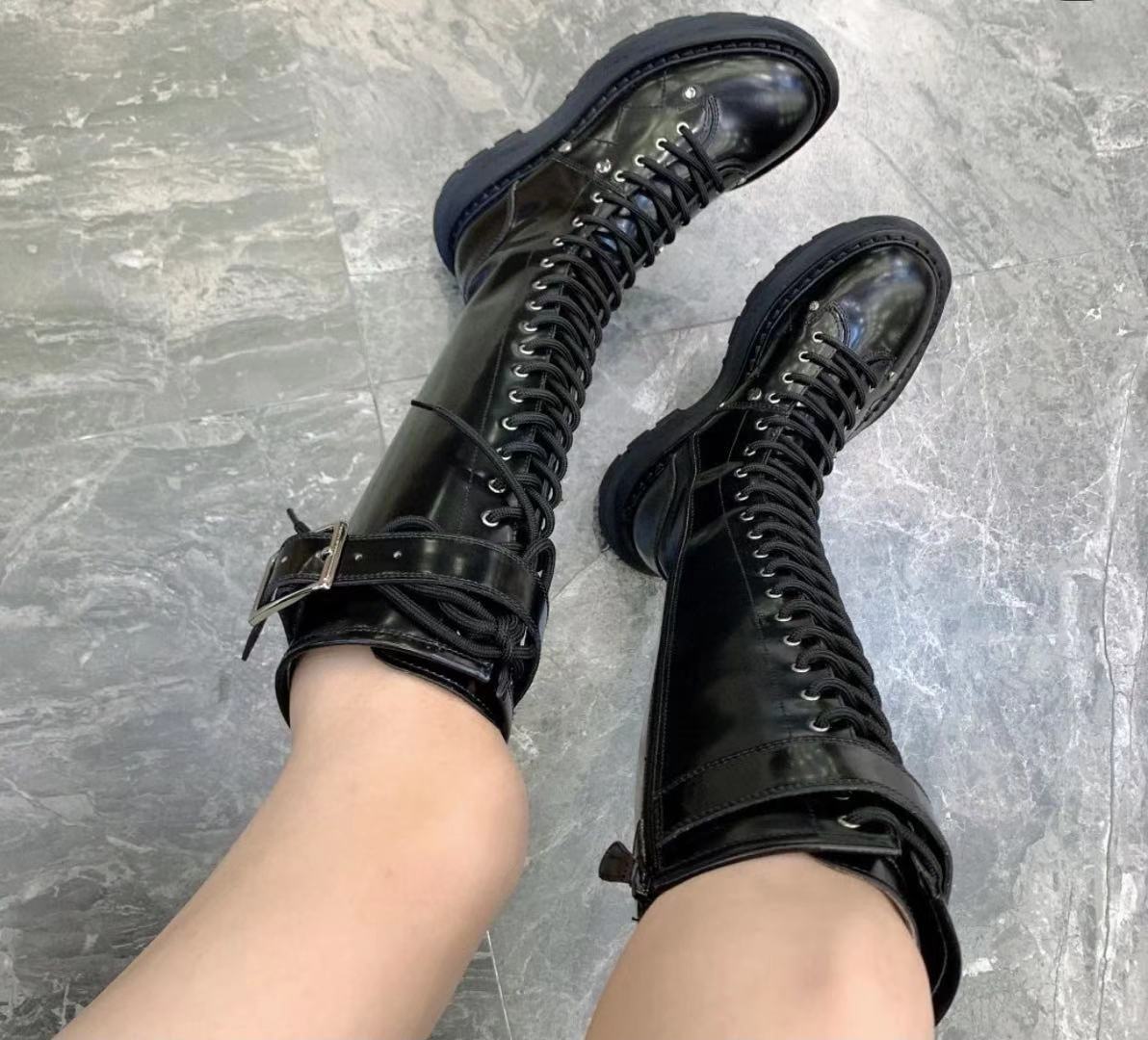 Alexander Mcqueen Tread Lace-up Leather Boots In Black