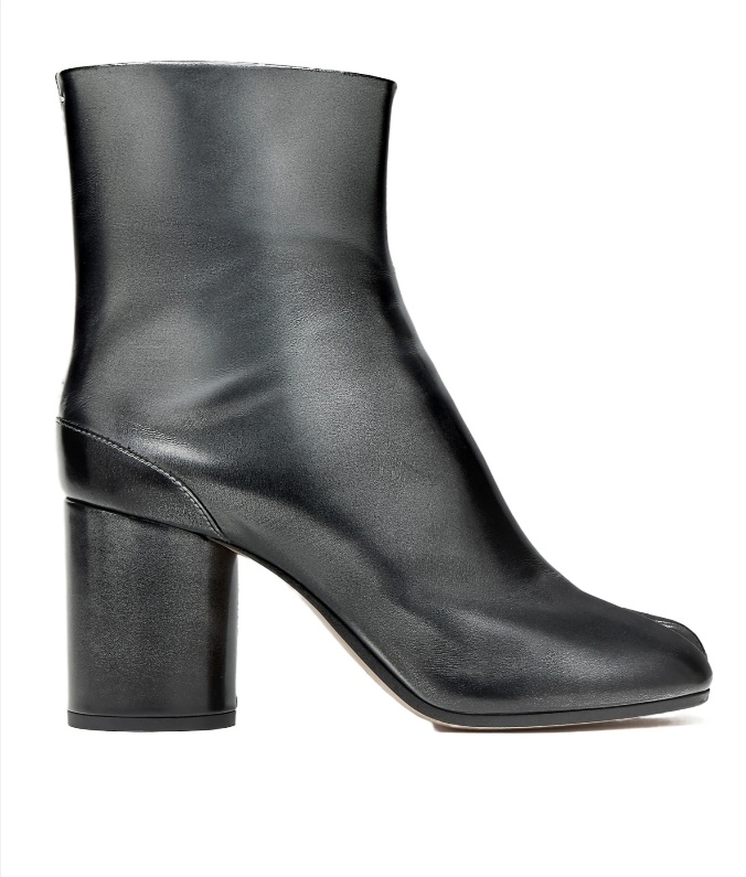 Maison Margiela Tabi Ankle Boots In Black