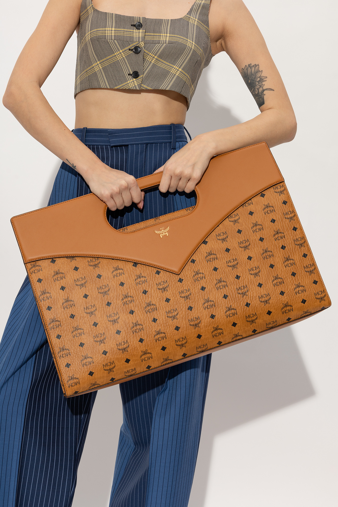 Mcm Diamond Logo Printed Shopper Bag In Brown