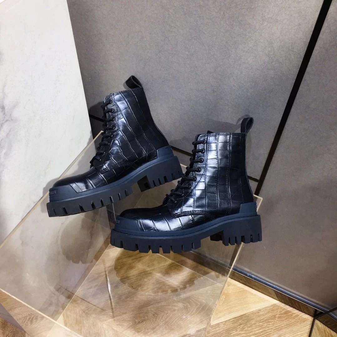 Balenciaga Strike L20 Crocodile Effect Chunky Boots In Black