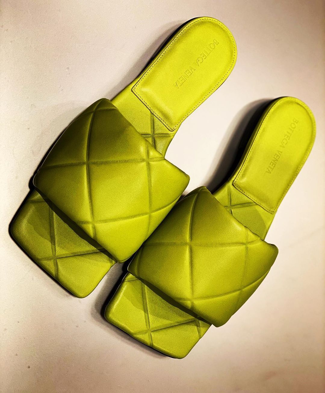Bottega Veneta Green Intreccio Lido Flat Sandals In Yellow
