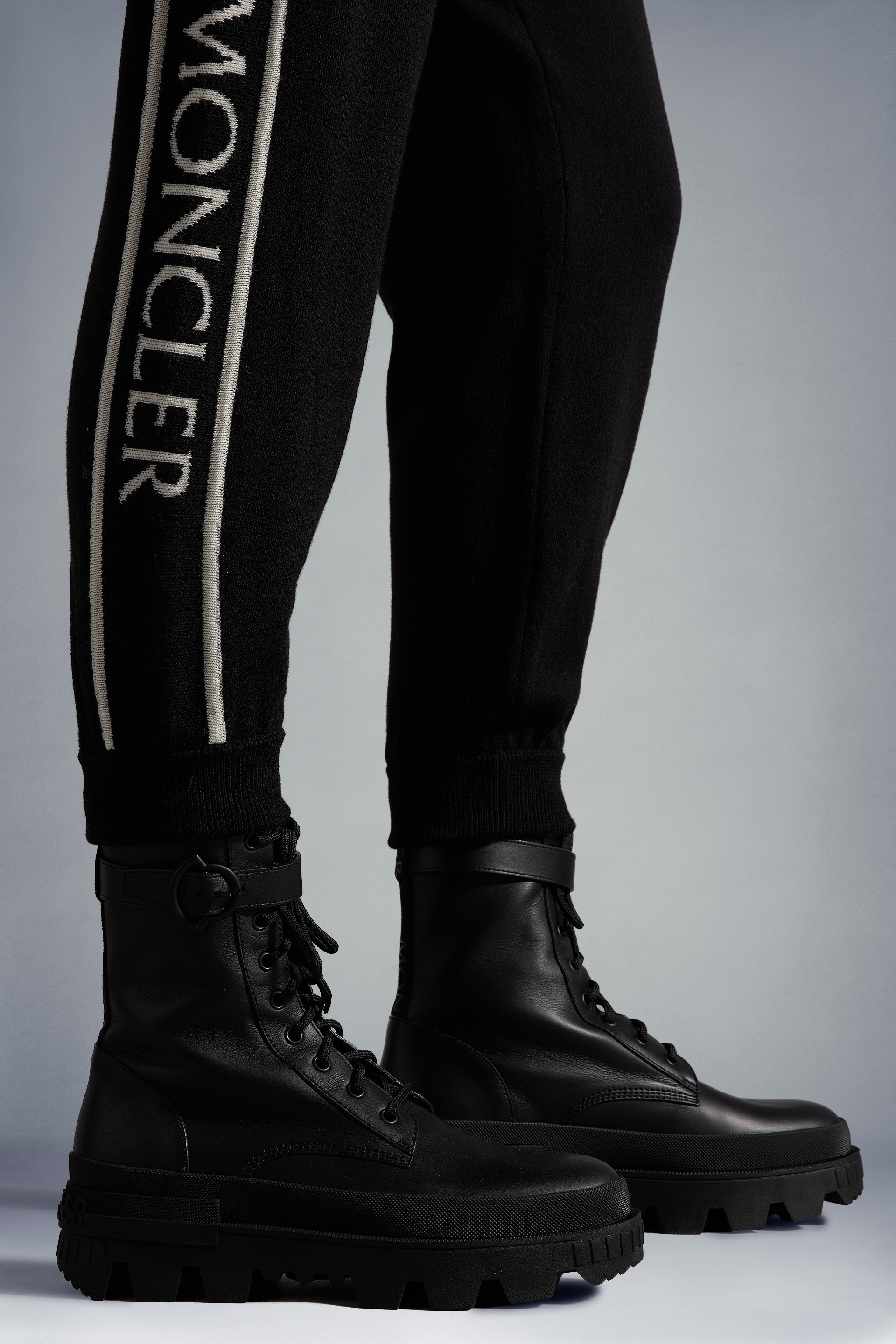 Moncler Logo Trim Wool Trackpants In Black