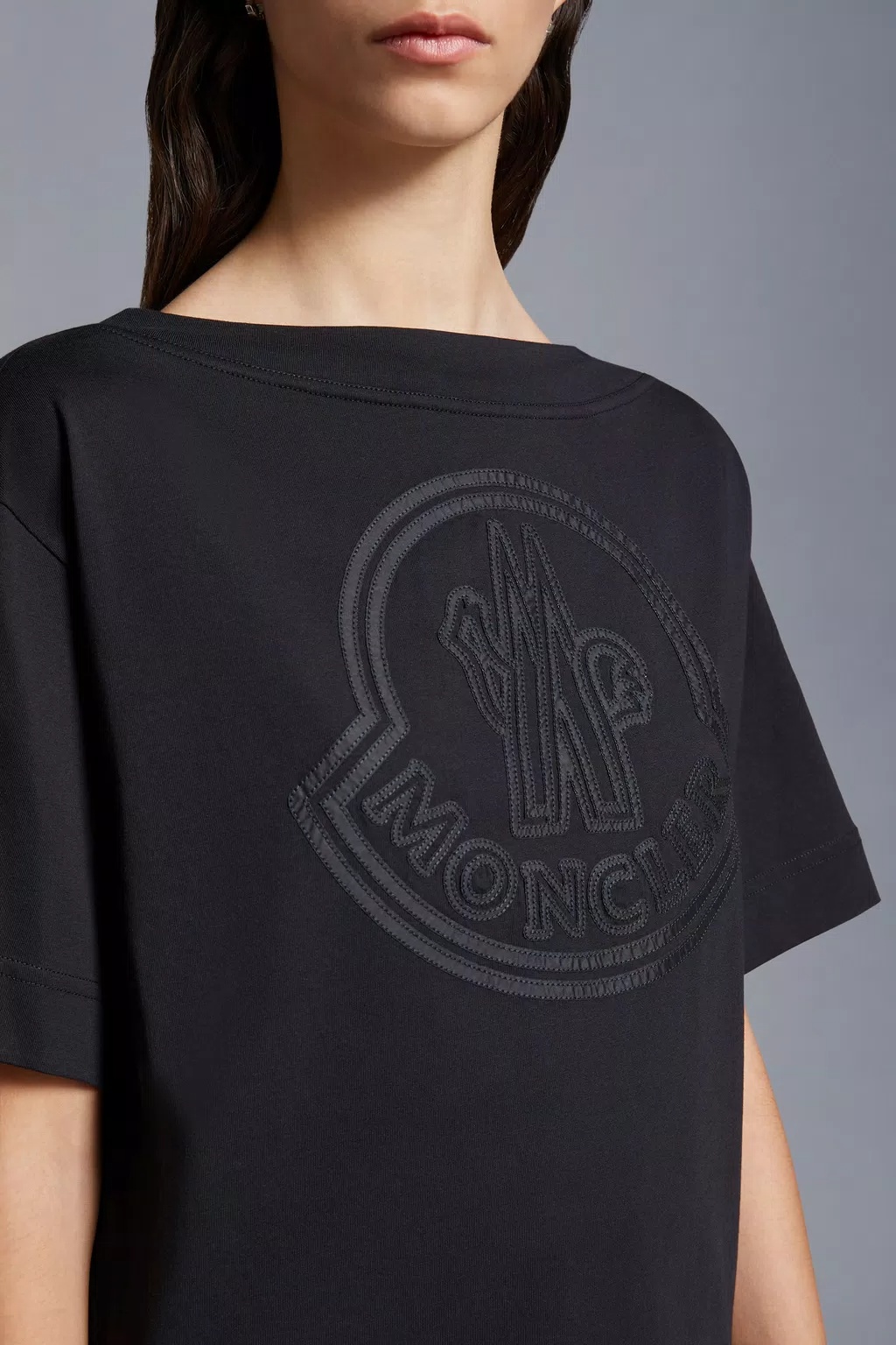 Moncler Embroidered Logo T-shirt In Black