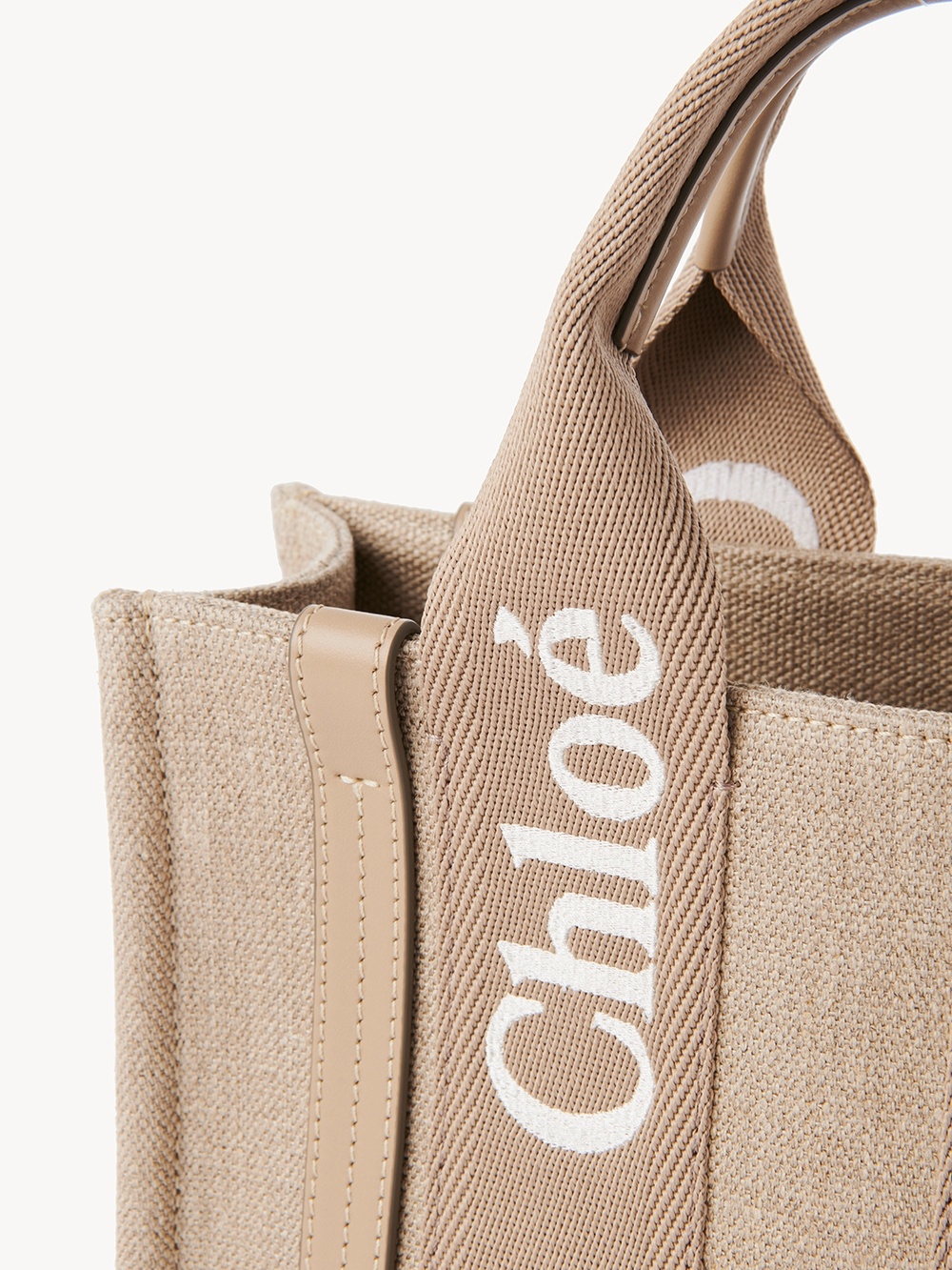 Chloé Small Woody Tote Bag In Nude