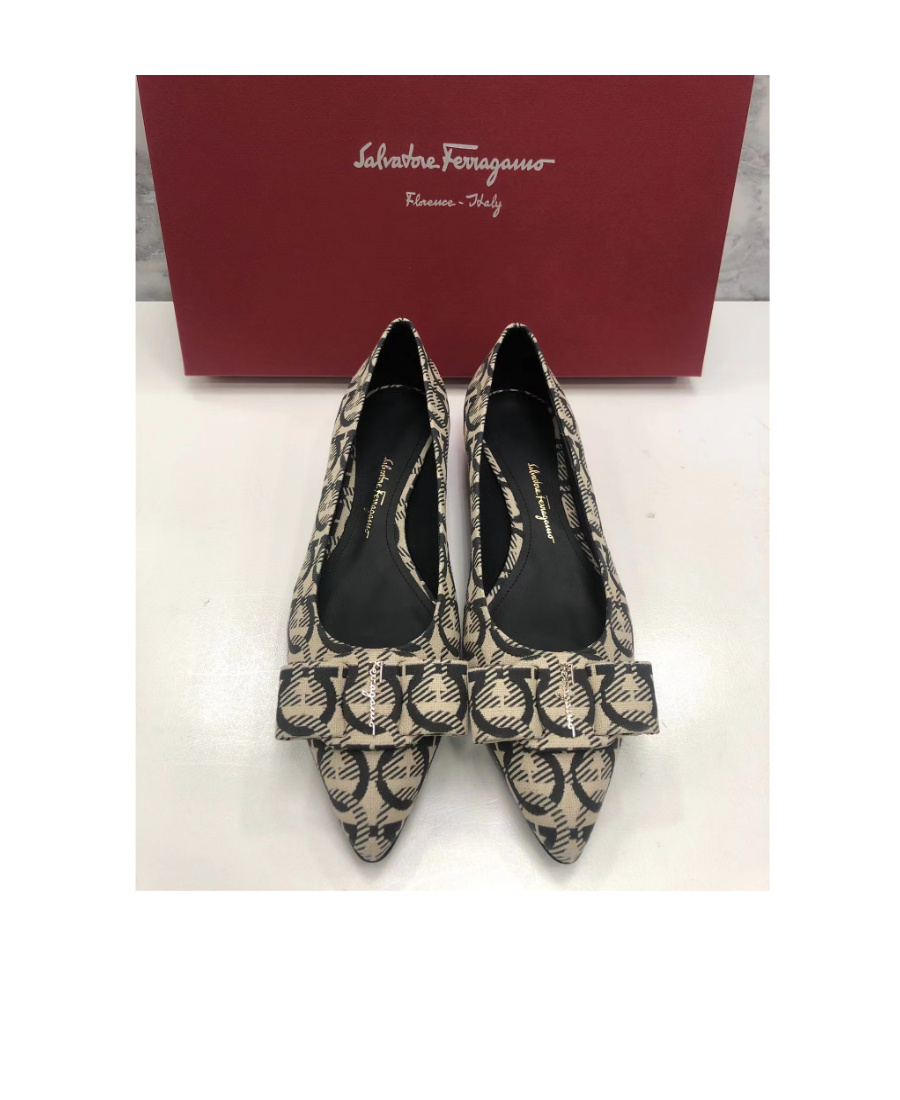 Ferragamo Viva Gancini Canvas Flat In Black