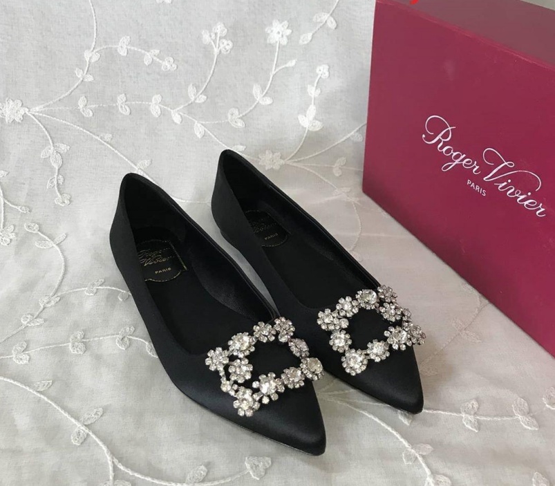 Roger Vivier Crystal-embellished Satin Point-toe Flats In Black