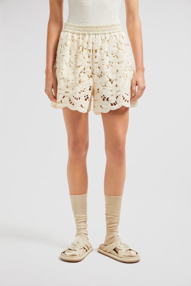 Moncler Short En Macramé À Motif Floral In Nude