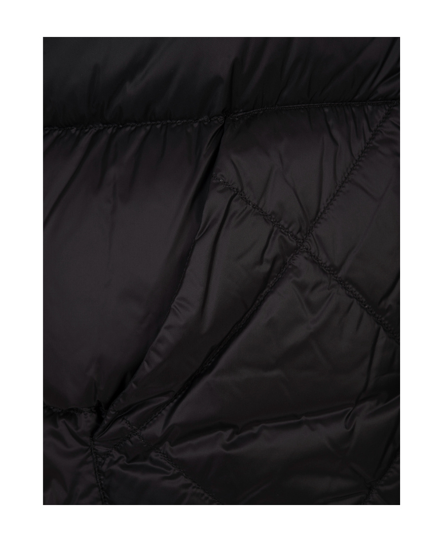 Max Mara Quilted Sleeveless Vest In Black