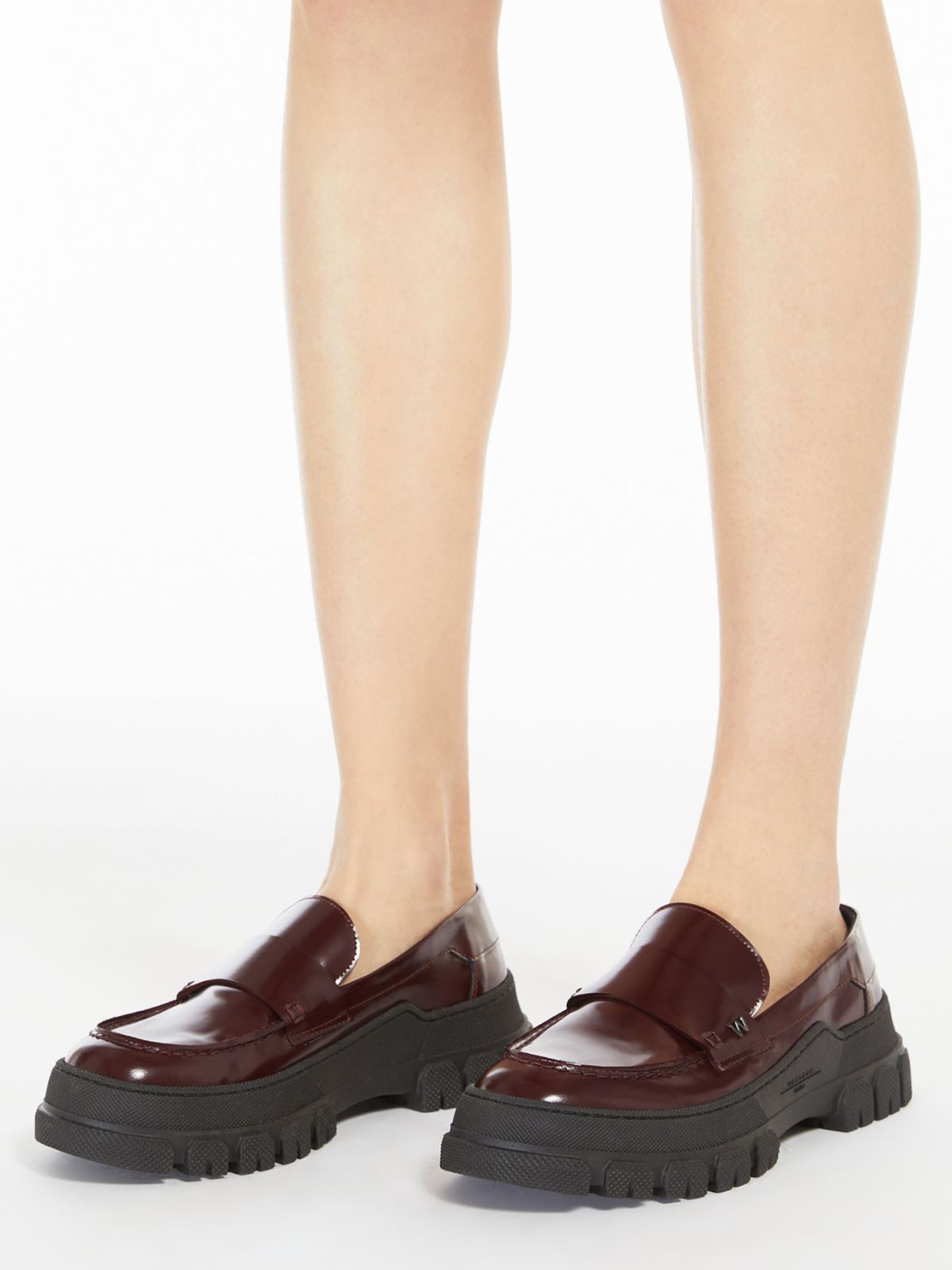 Weekend Max Mara Round-headed Moccasins