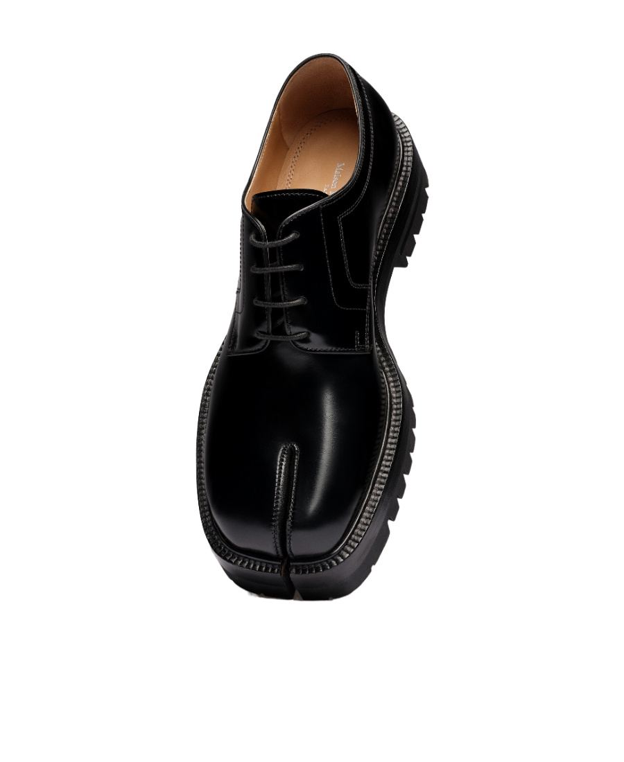 Maison Margiela Tabi Split-toe Glossed-leather Loafers In Black