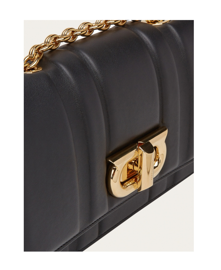Ferragamo Salvatore  Twist Lock Chain-linked Shoulder Bag In Black