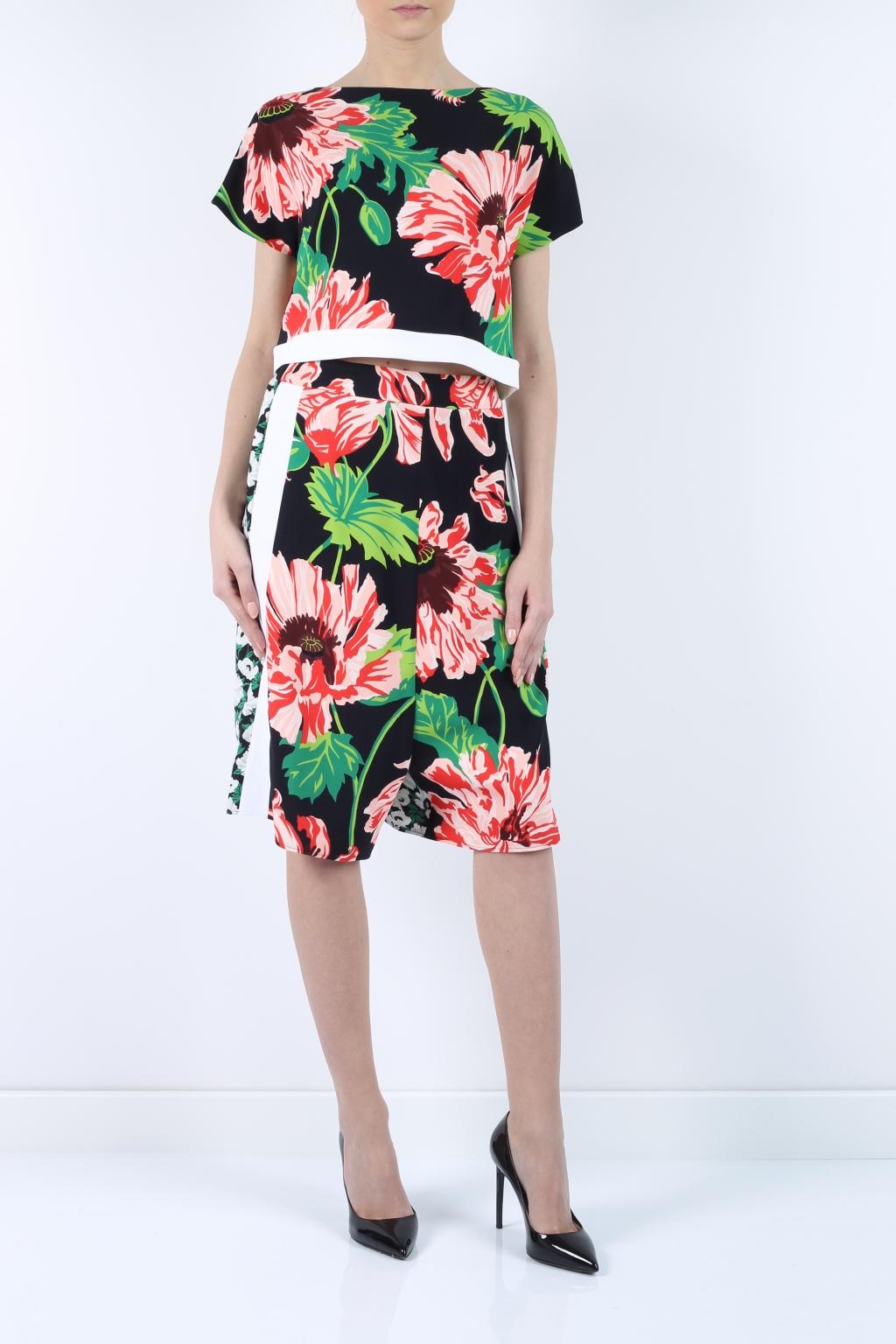 Stella Mccartney Floral Printed T-shirt In Black