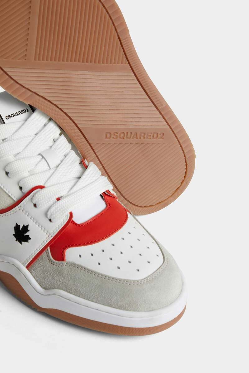Dsquared2 Low Top Sneakers With Contrast Panelled Design In White