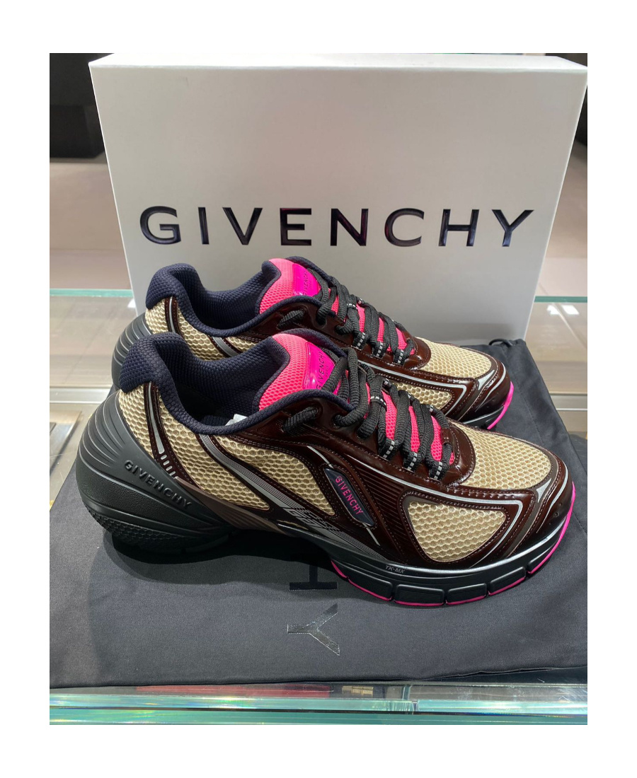 Givenchy Tk-mx Runner Low-top Sneakers In Black