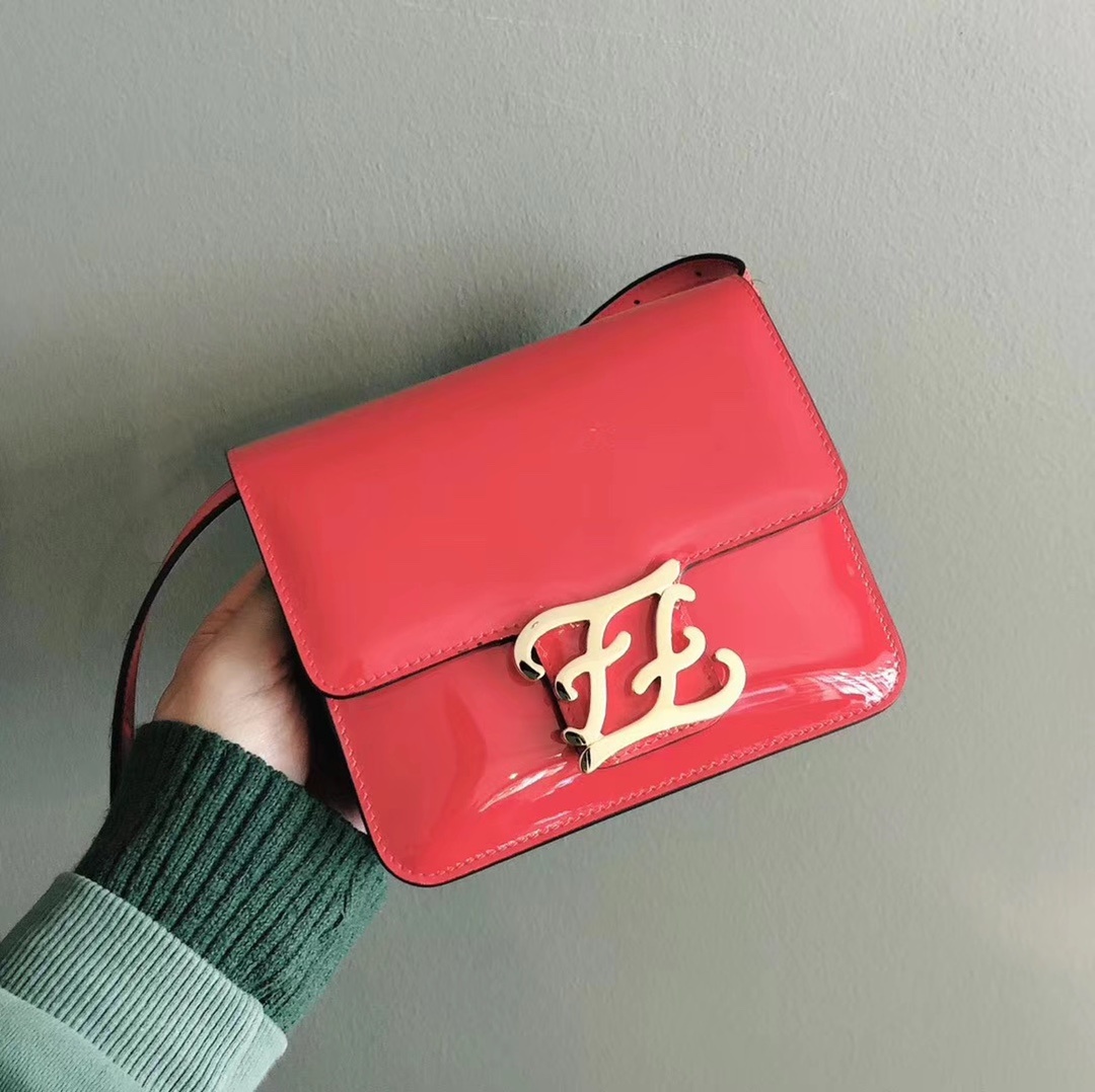 Fendi Karligraphy Shoulder Bag In Red