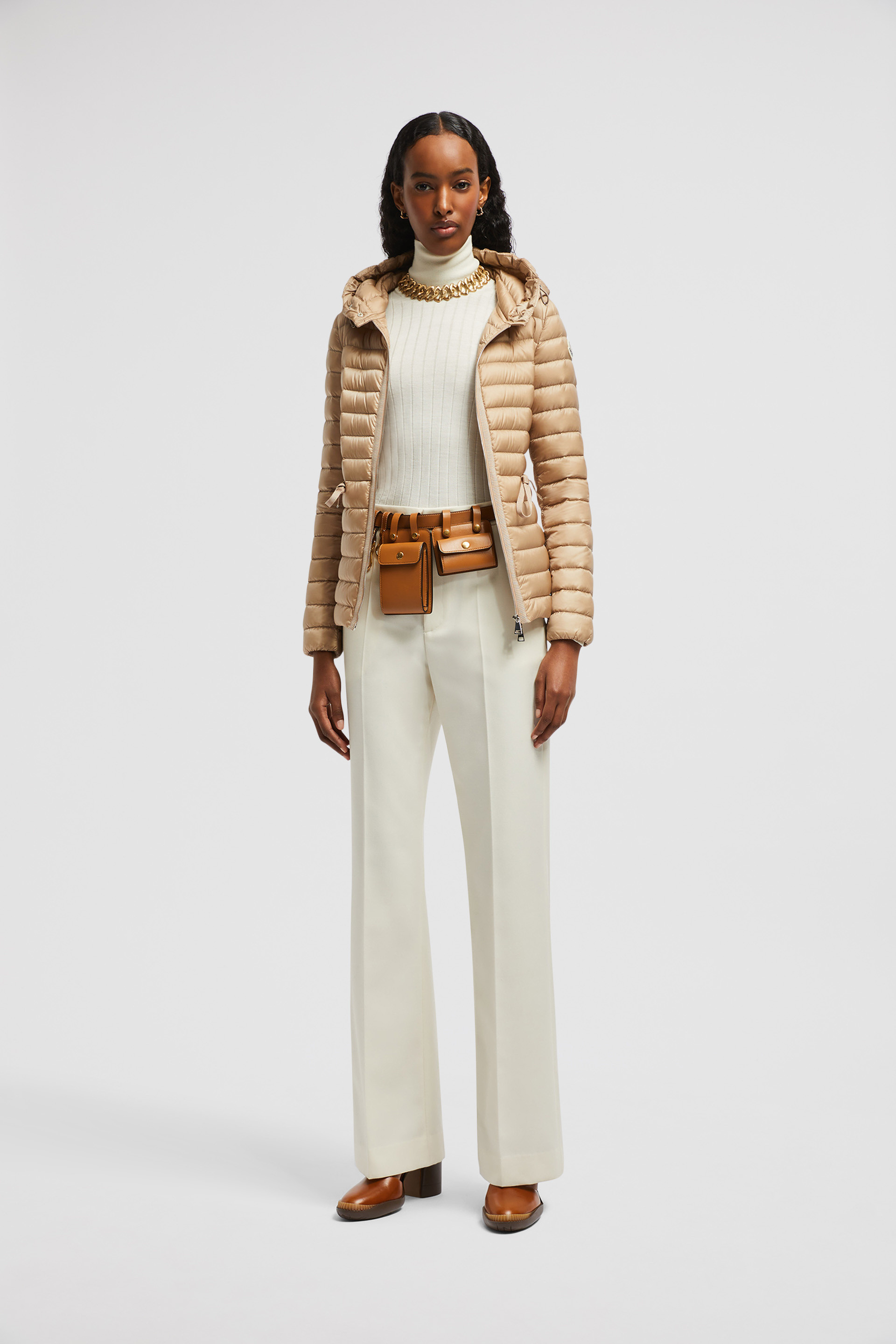 Moncler Raie Packable Hooded Short Down Jacket Beige In Nude