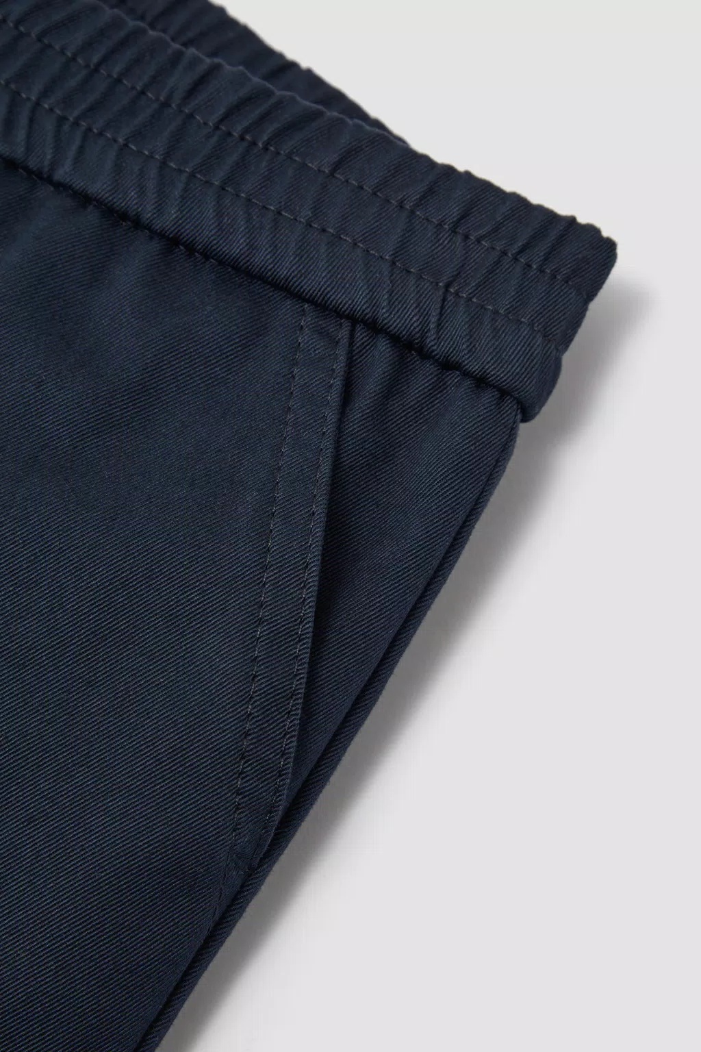 Moncler Logo Sticker Casual Pants In Blue
