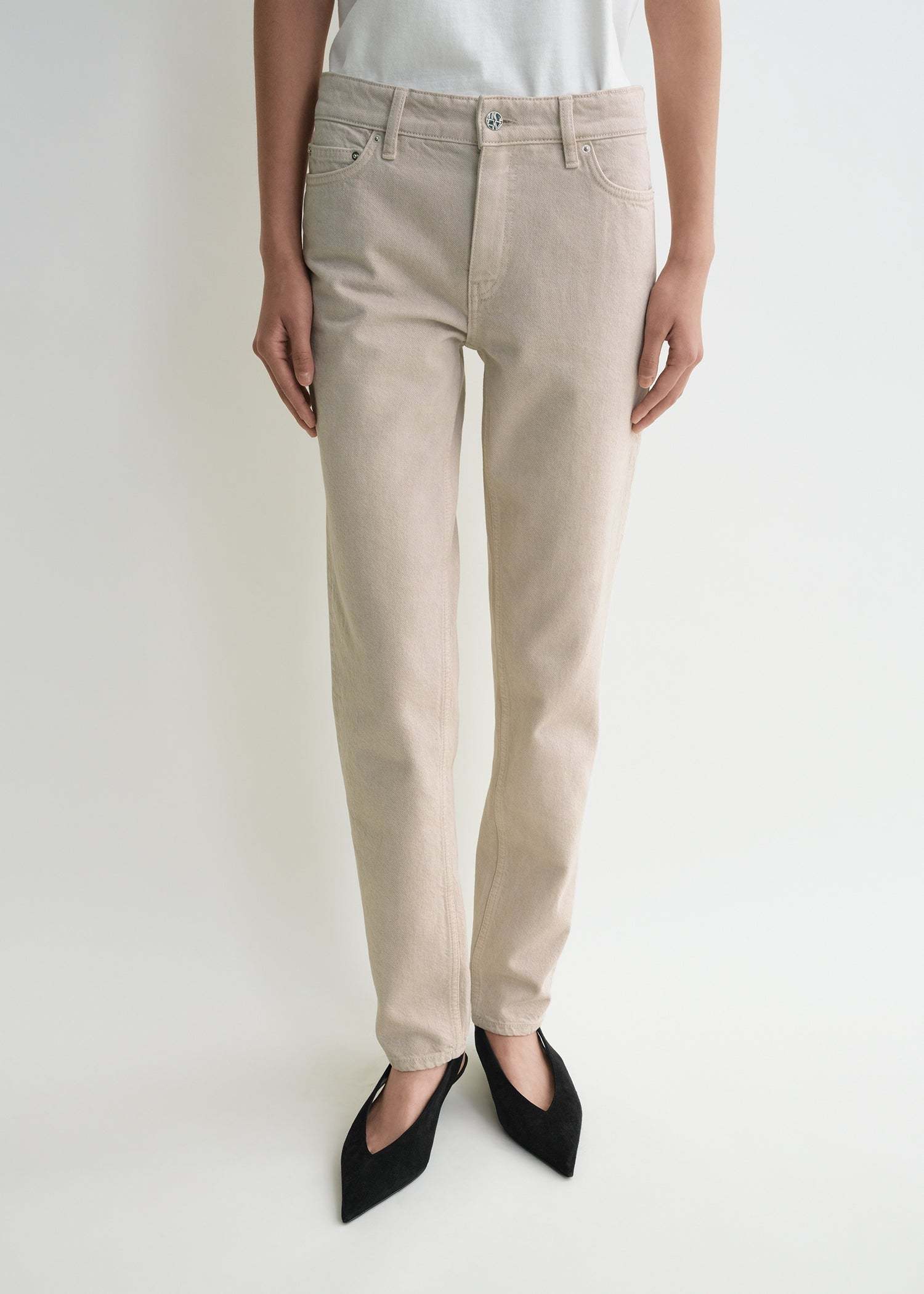 Totême Low-taper Jeans In Nude