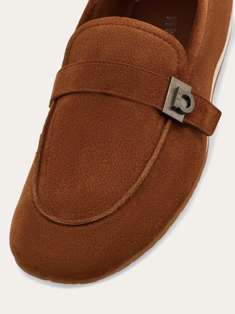 Ferragamo Hug Buckle Loafer In Brown