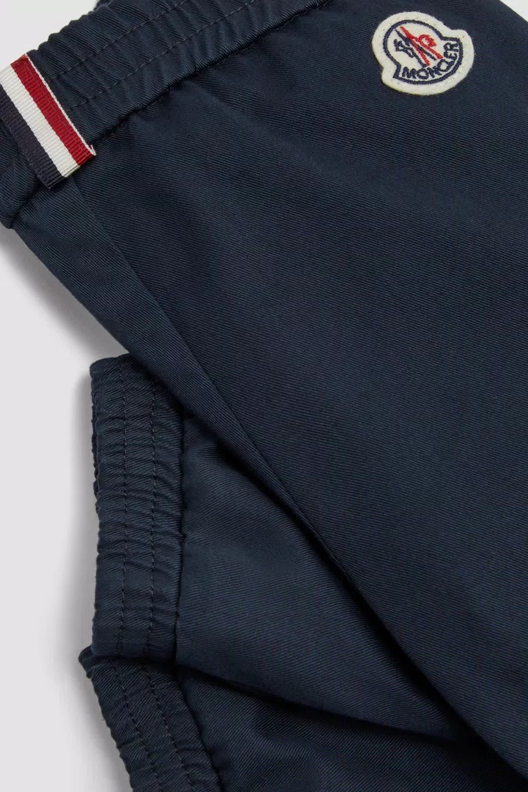 Moncler Logo Sticker Casual Pants In Blue