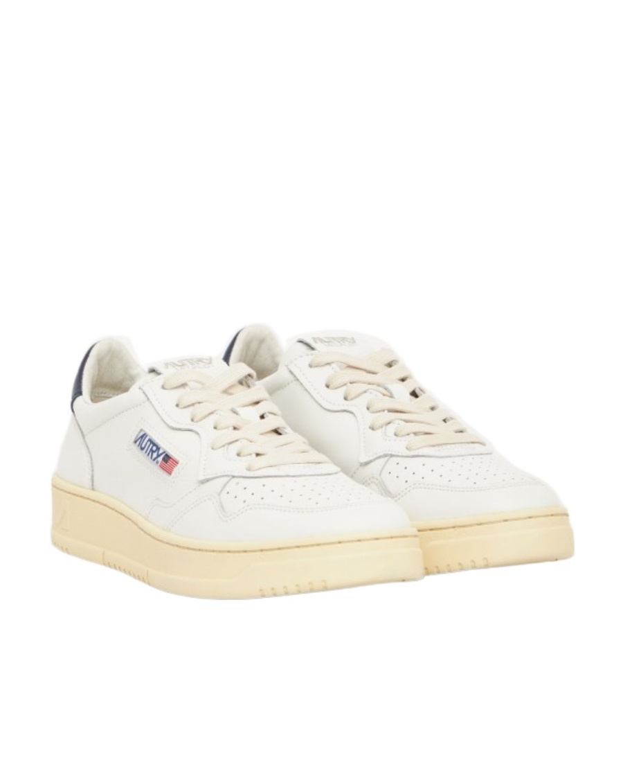 Autry Medalist Low-top Sneakers In White