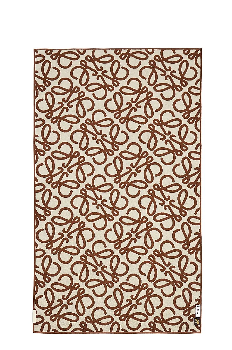 Loewe Logo Jacquard Towel In Brown