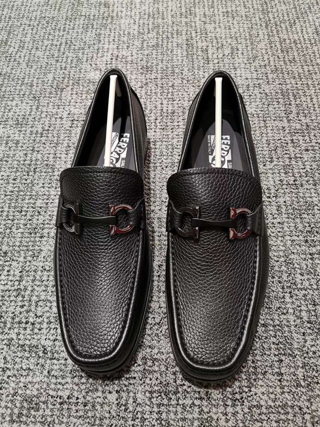 Ferragamo Gancini Horsebit Loafer In Black