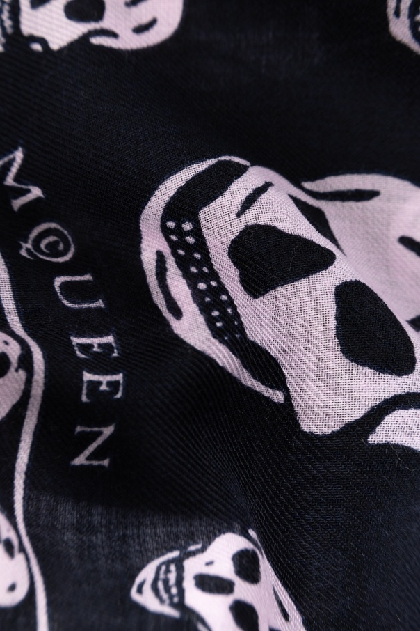 Alexander Mcqueen Skull Printed Frayed-edge Scarf In Black