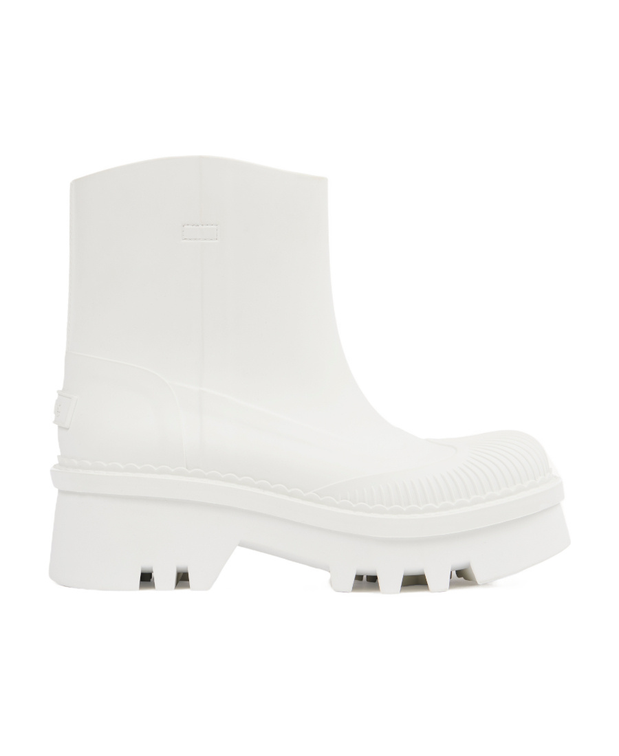 Shop Chloé Round Toe Chelsea Boots In White