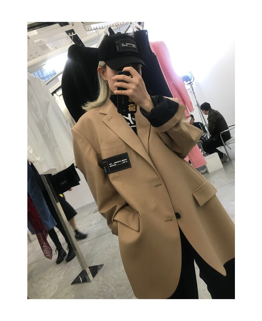We11 Done Logo-patch Single-breasted Blazer In Nude