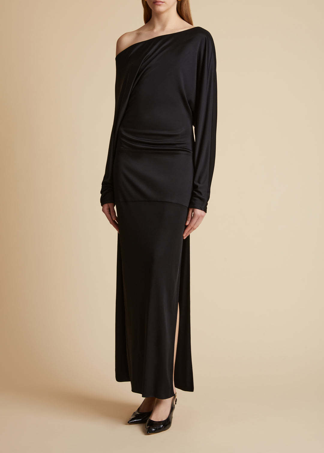 Khaite Maxi Abito Off Shoulder Asimmetrico In Black