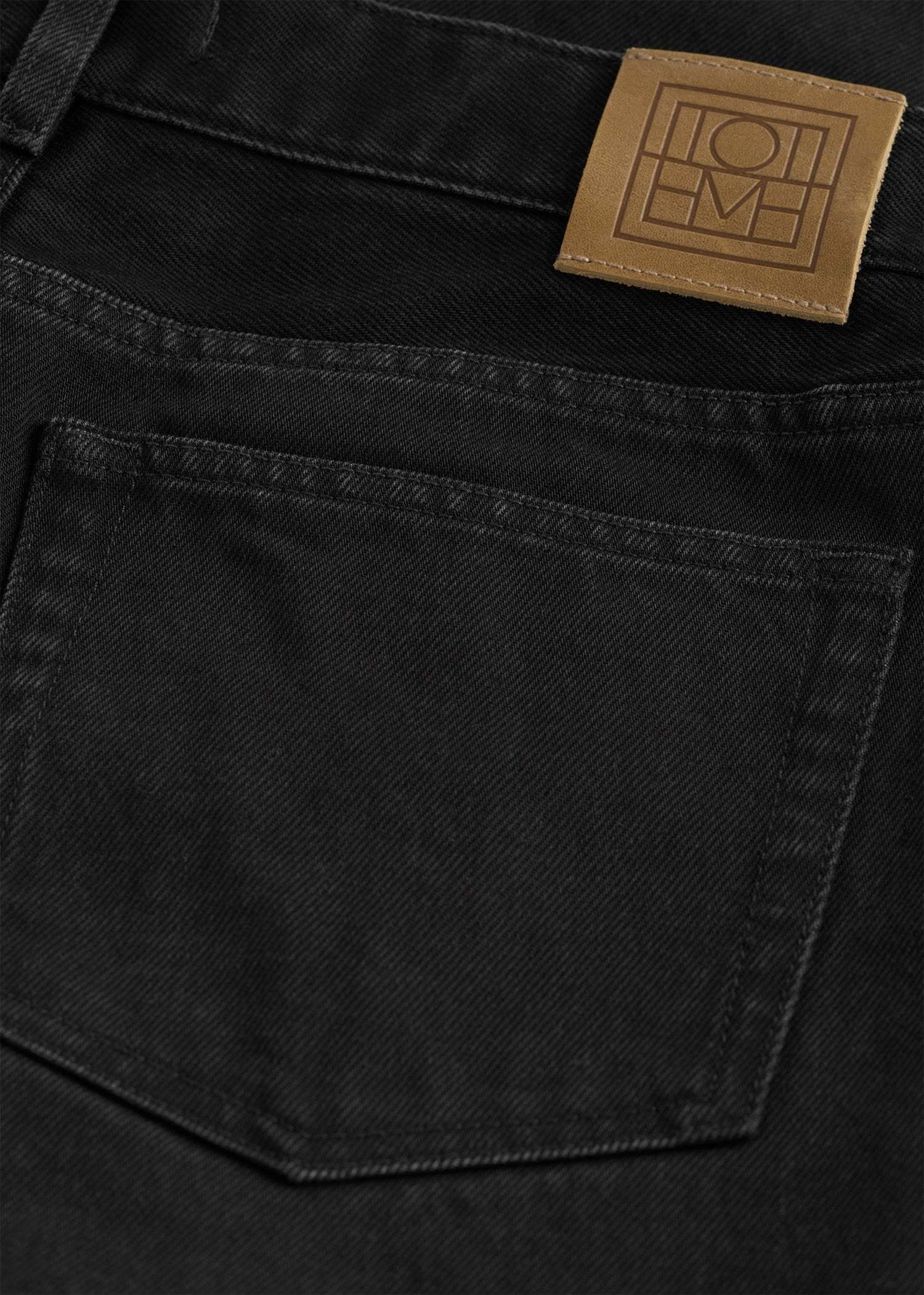 Totême Low-cut Straight-leg Jeans In Black