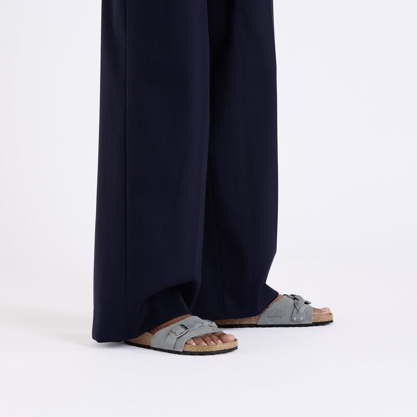 Birkenstock Round Toe Slippers In Basalt Ash