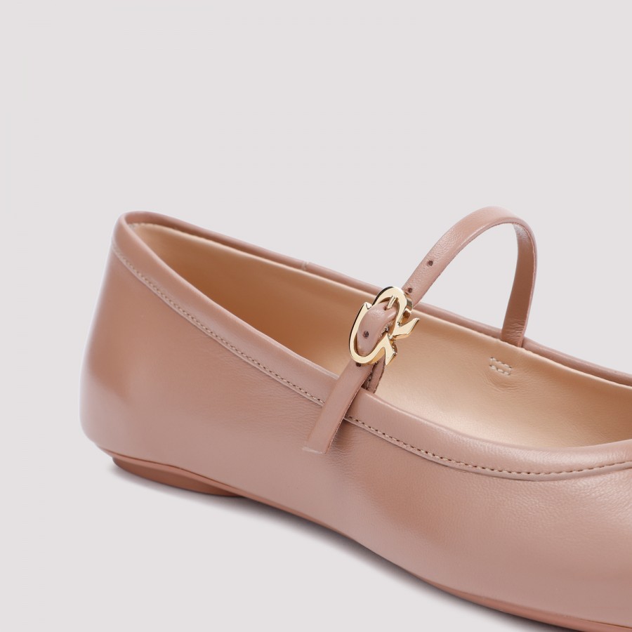 Shop Gianvito Rossi Carla Leather Ballerina Shoes In Nude