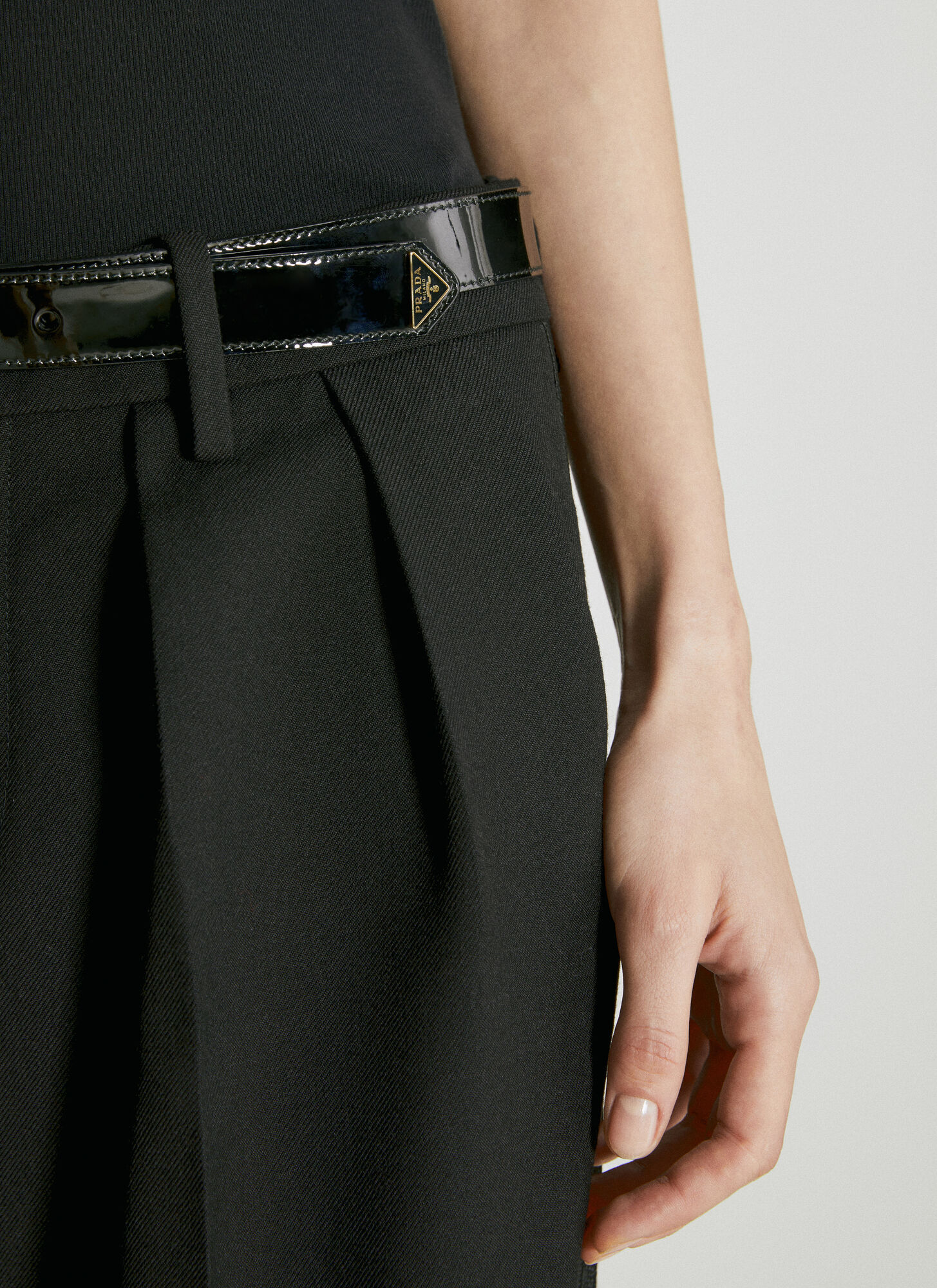 Prada Logo-plaque Patent Leather Belt In Black