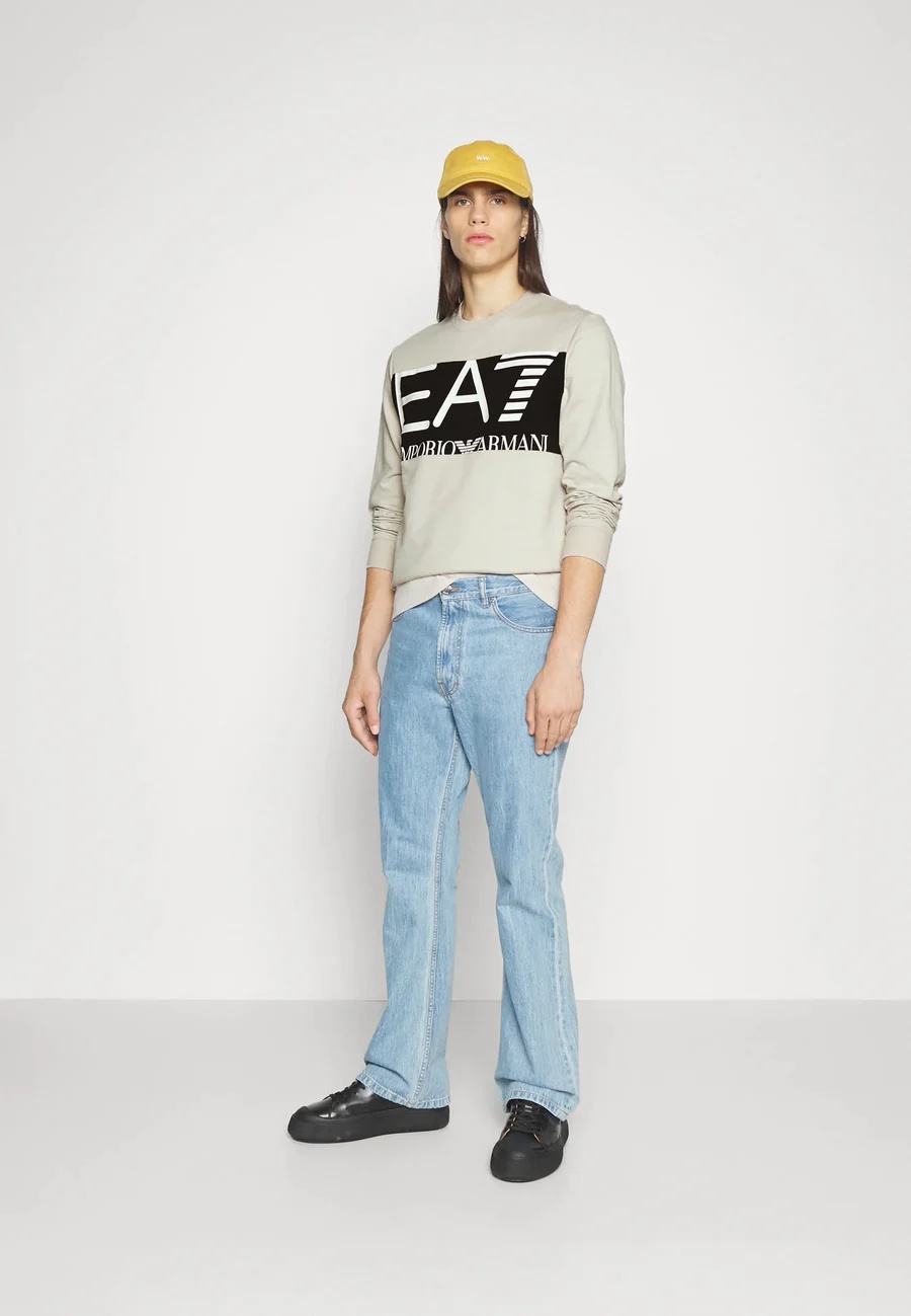 Ea7 Logo Round-necked Sweater In White