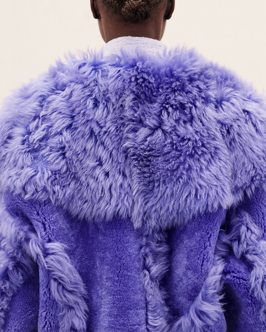 Jacquemus La Veste Pilone Shearling Jacket In Blue