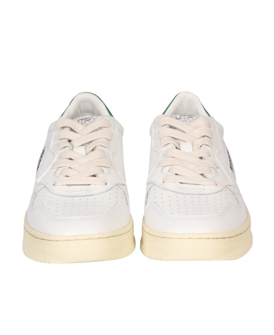 Autry Medalist Low Sneakers In White