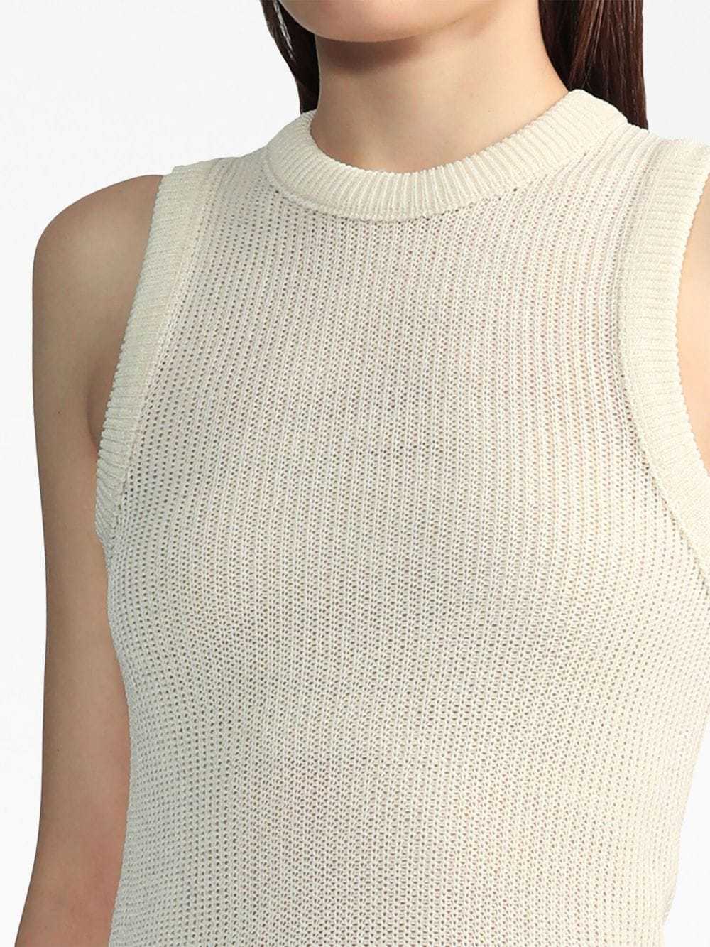 Low Classic Sleeveless Knitted Vest With Round Neck In White