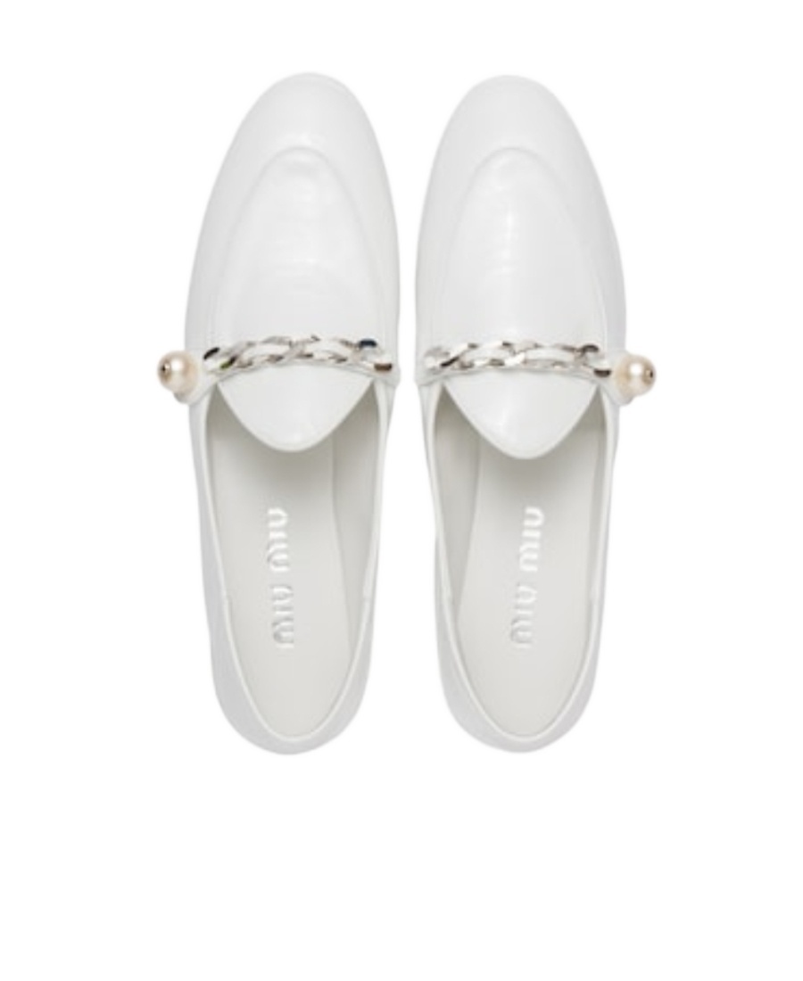Miu Miu Wear Loafers With Round Head And Flat Bottom In White