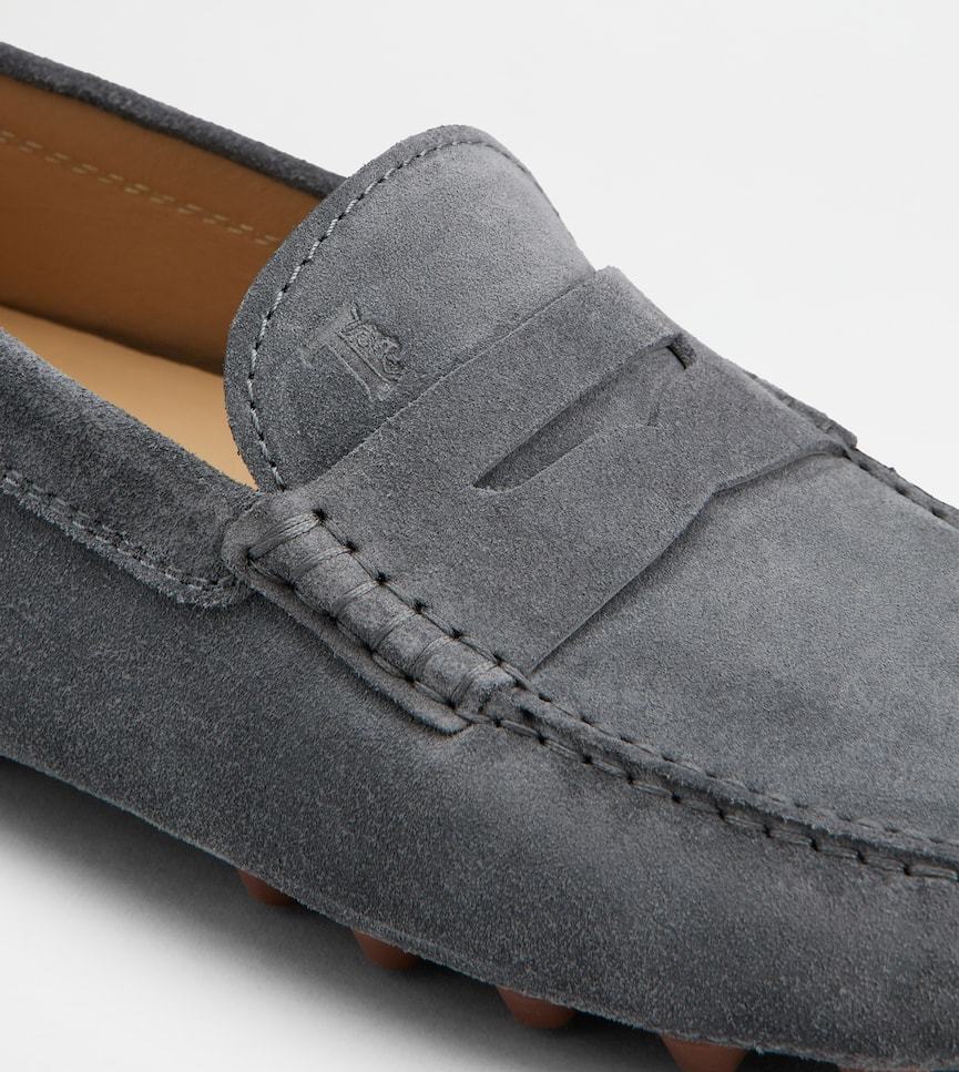 Tod's Round Head Loafer Shoes In Black