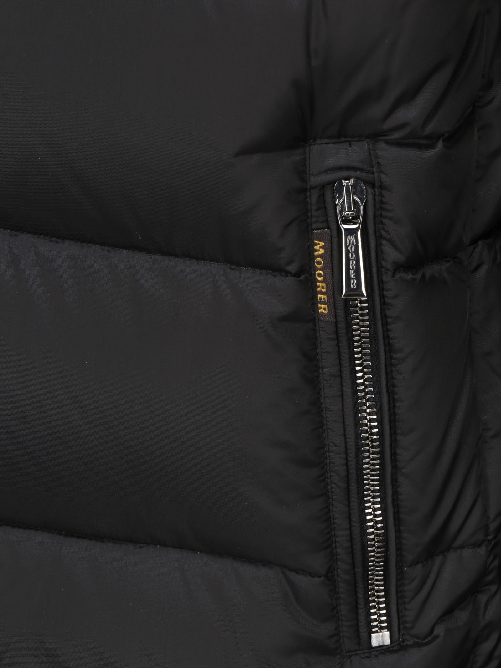 Moorer Zip-up Puffer Jacket In Black