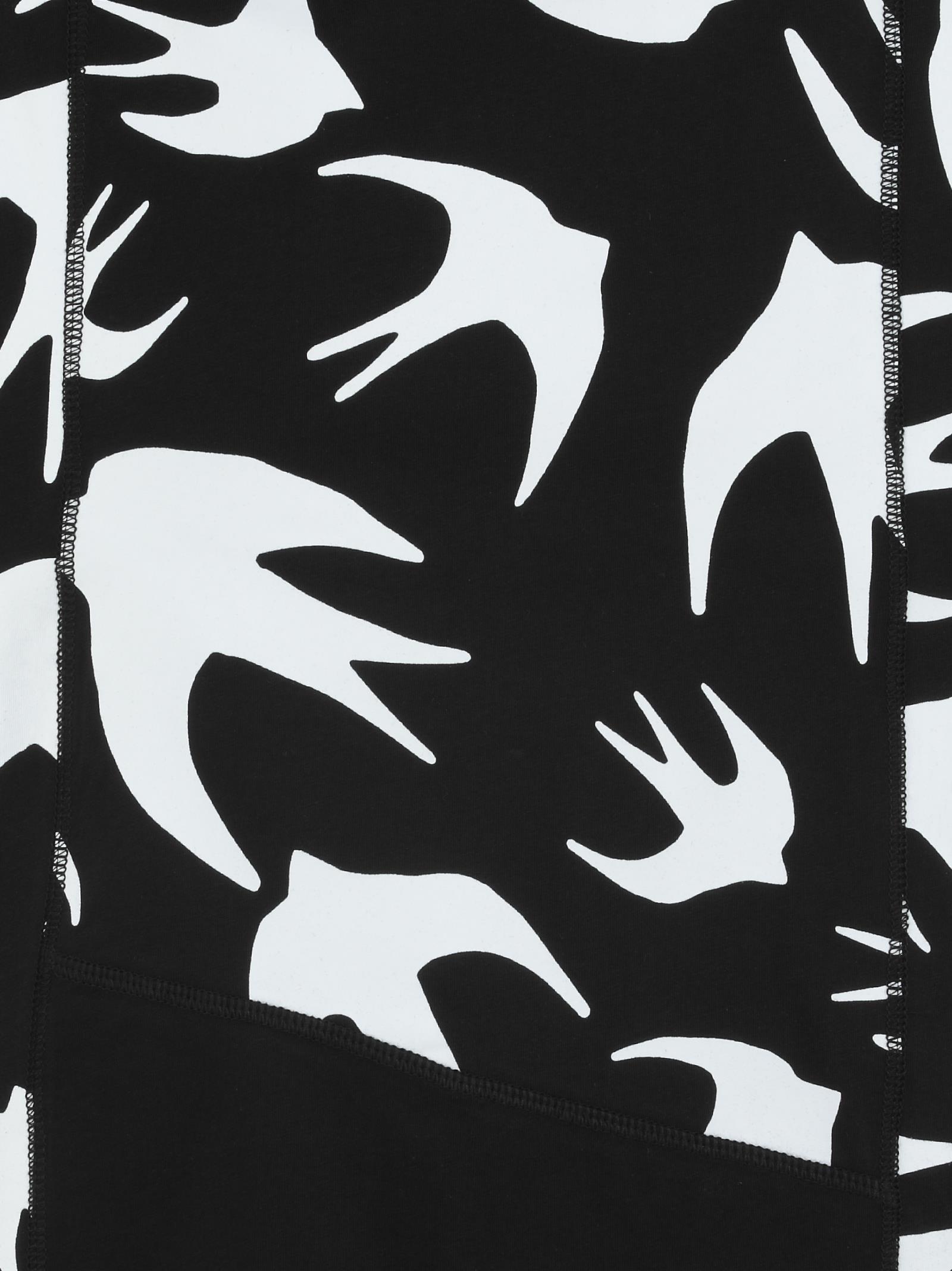 Mcq By Alexander Mcqueen Swallow Printed T-shirt In Black