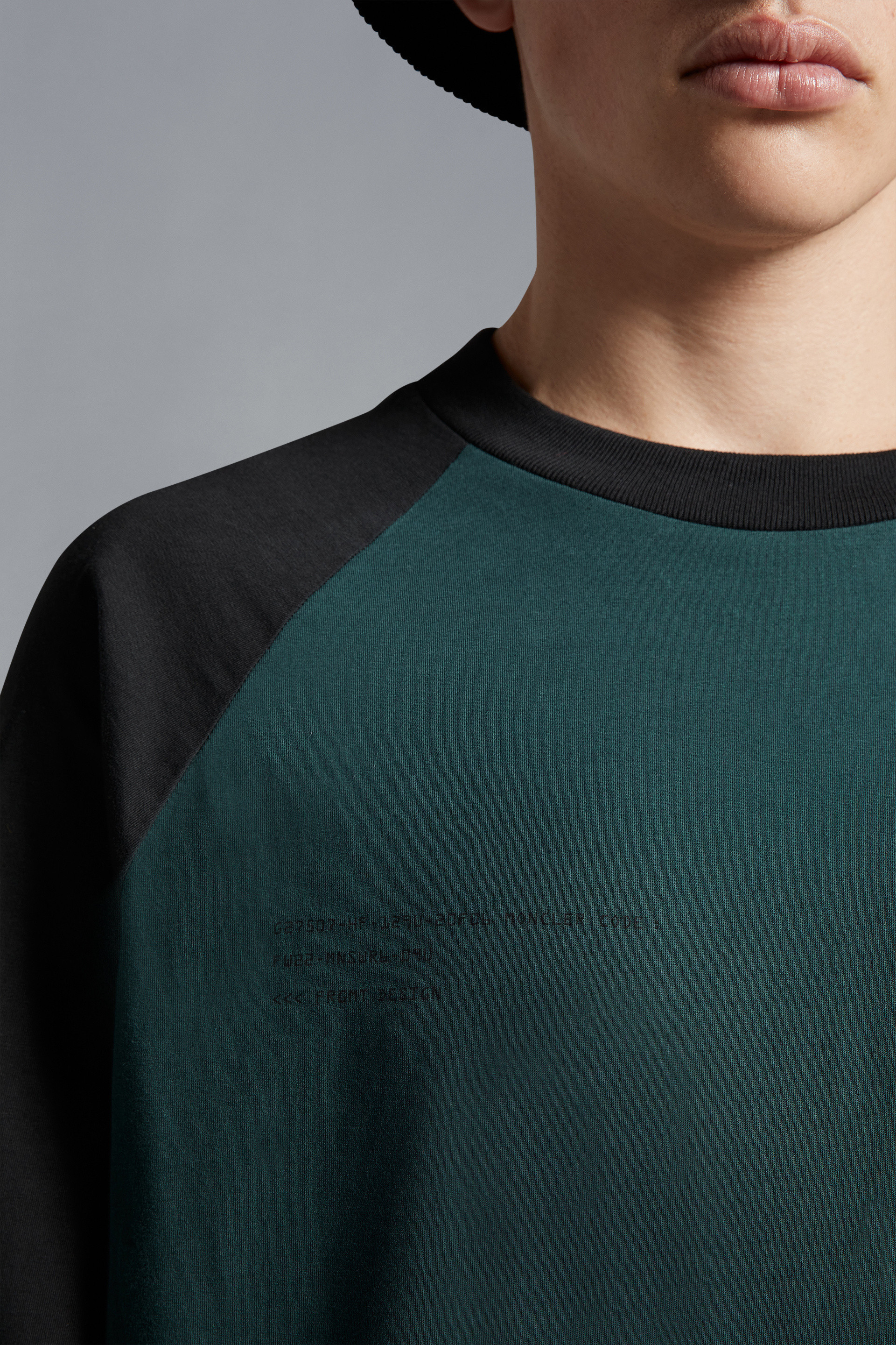 MONCLER LOGO LONG SLEEVE T-SHIRT