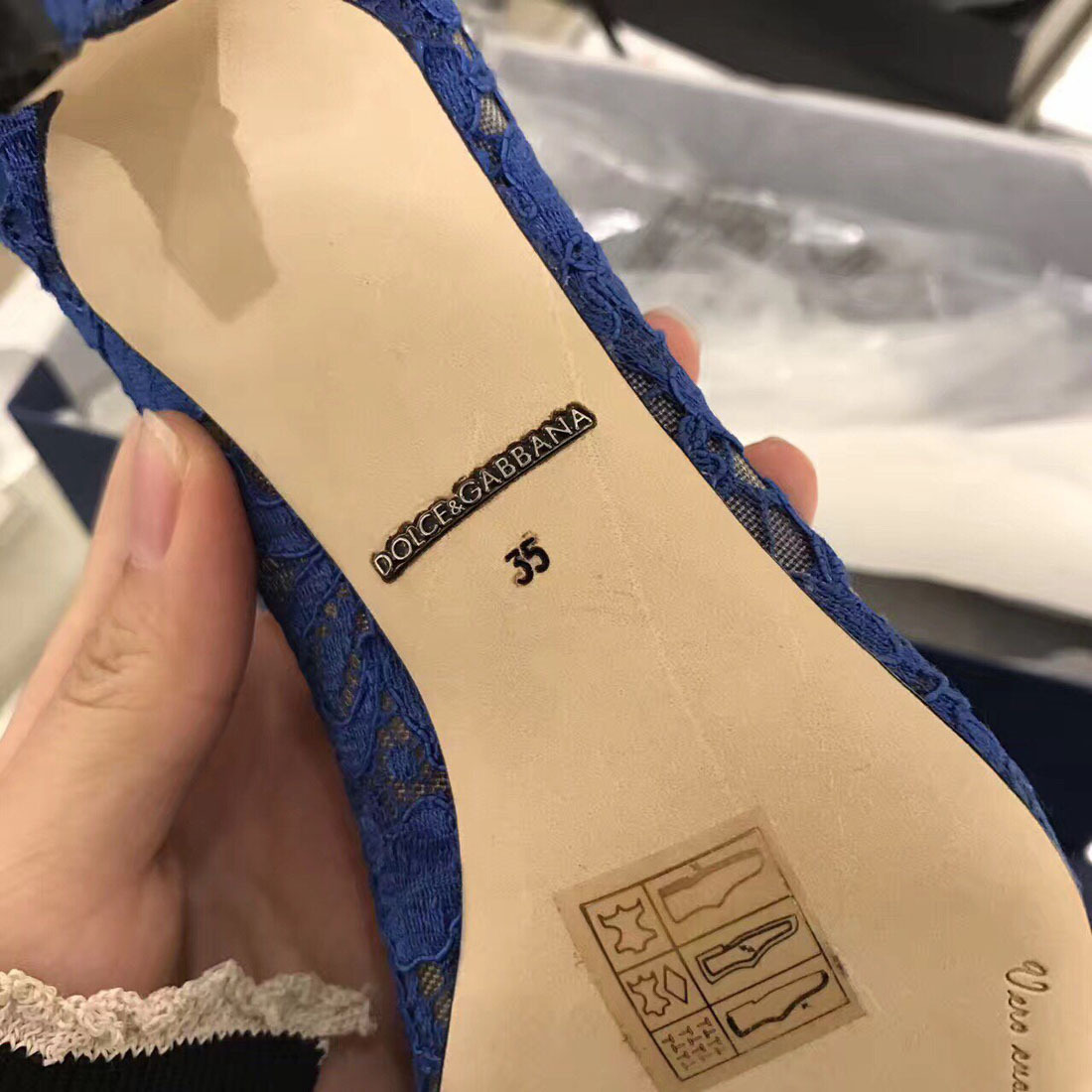 Dolce & Gabbana Bellucci Taormina Lace Pumps In Blue