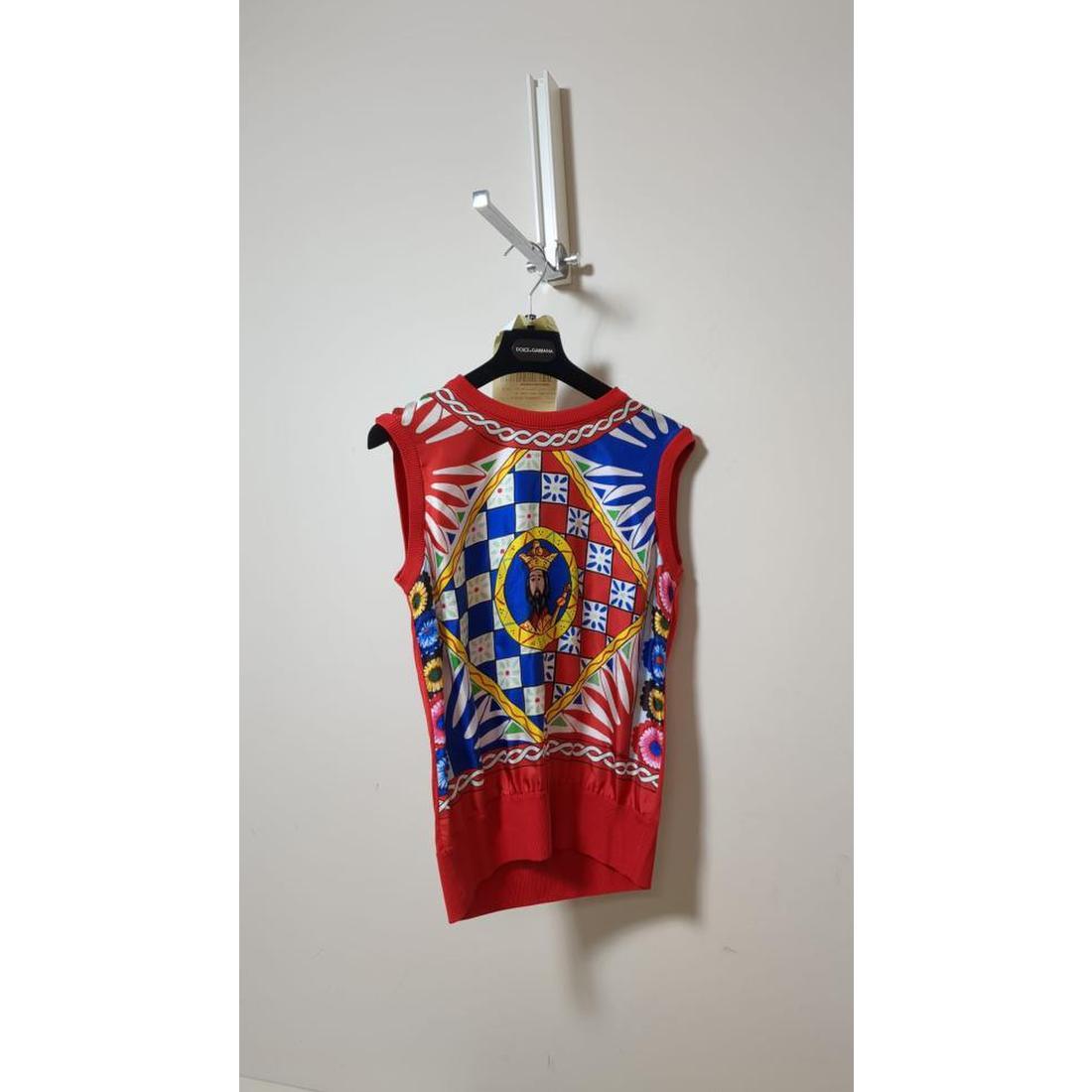 Dolce & Gabbana Round-necked Vest In Red
