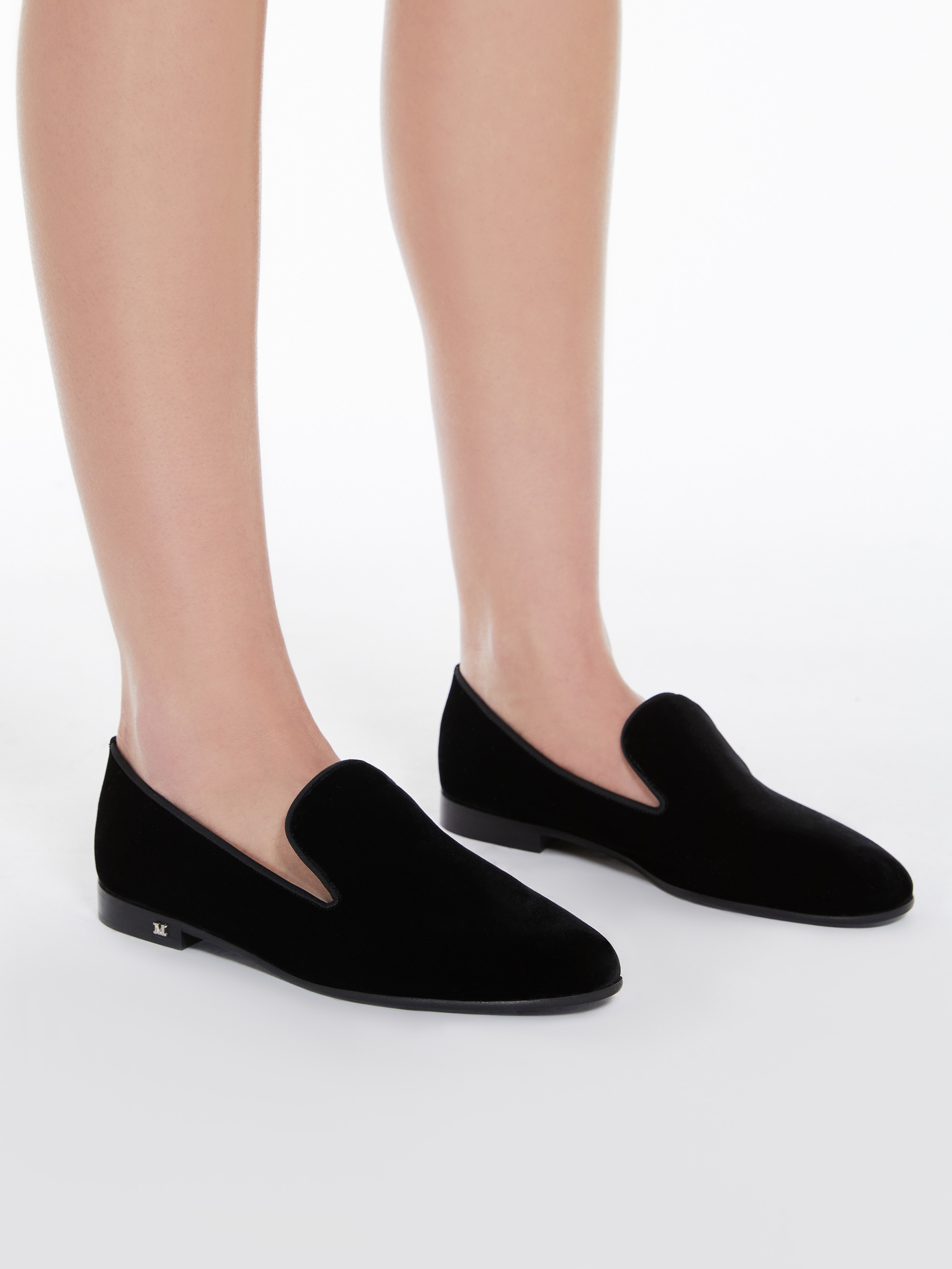 Shop Max Mara Slip-on Flat Shoes In Black