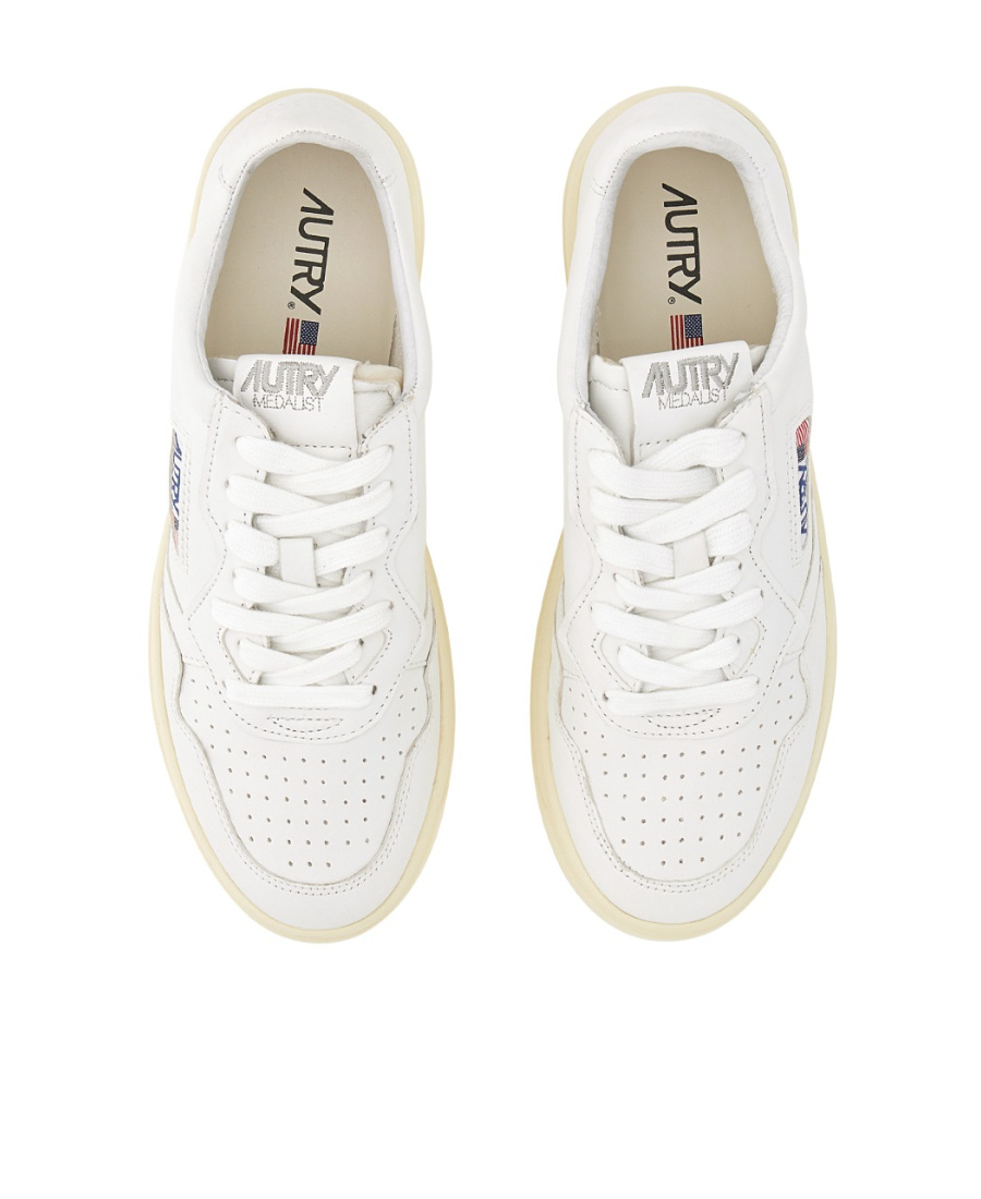 Autry Low Top Medalist Sneakers In White