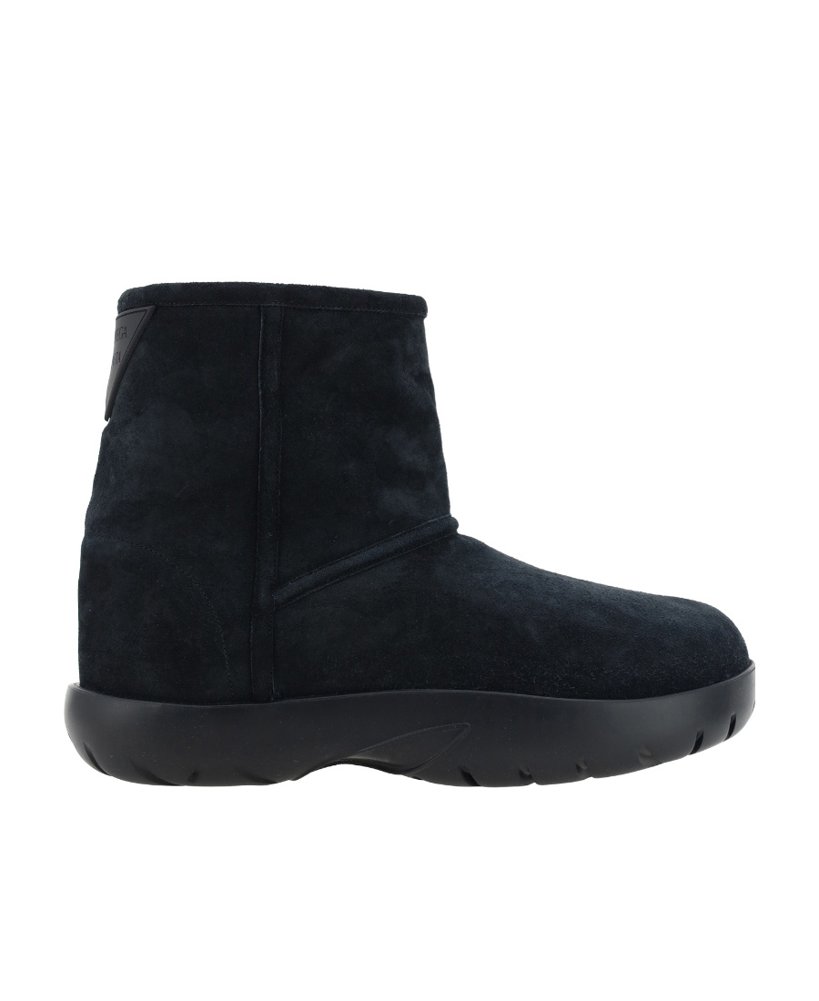 Bottega Veneta Black Snap Ankle Boots In Black