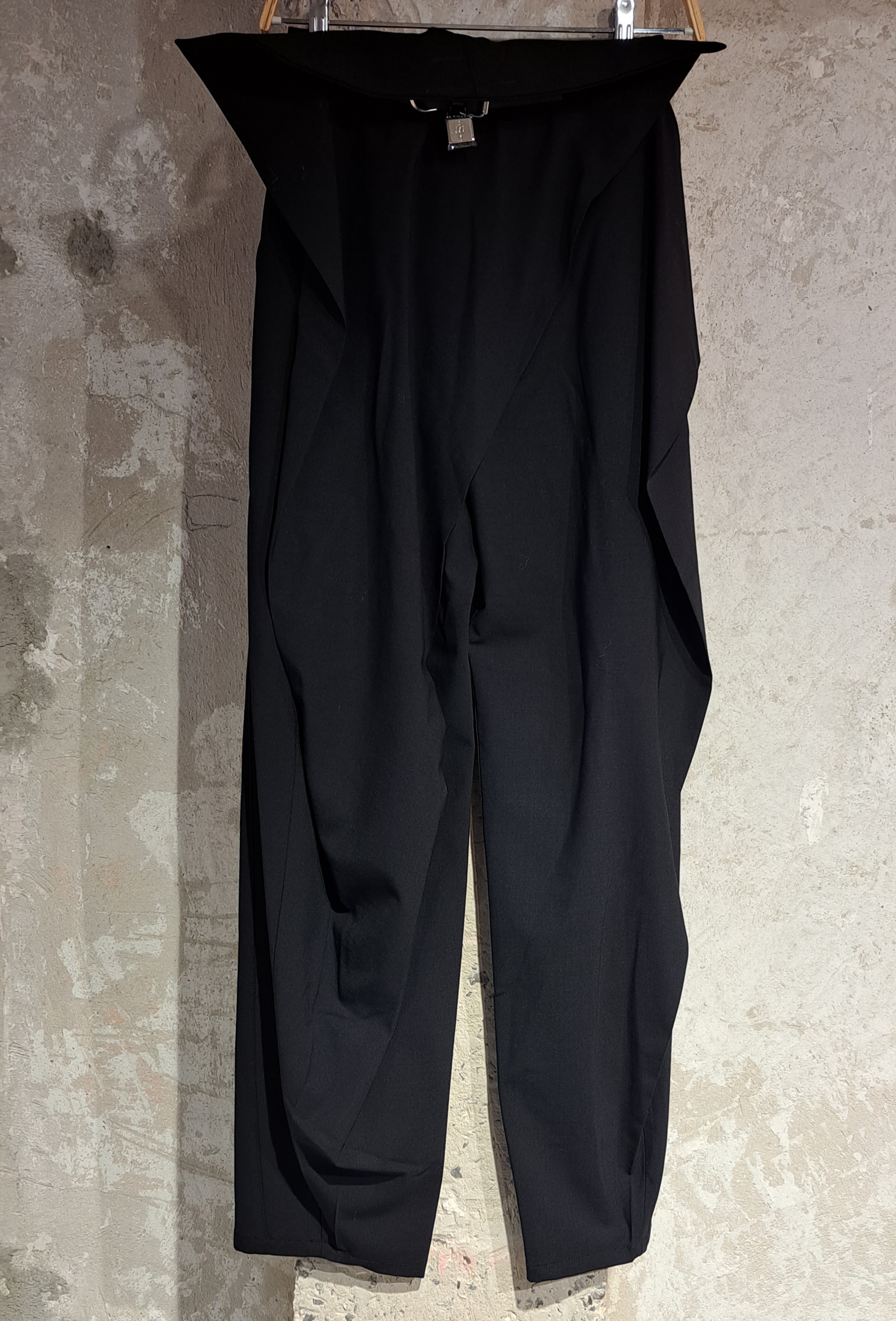 Jw Anderson Folded Stretch-wool Trousers In Black